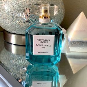 brand new Victoria secret perfume! Bombshell isle.